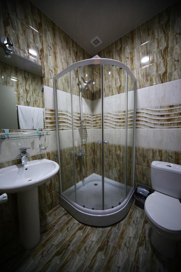 Discovery Hotel Кутаиси Экстерьер фото