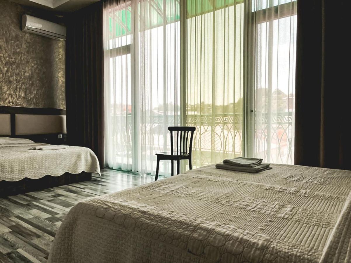 Discovery Hotel Кутаиси Экстерьер фото