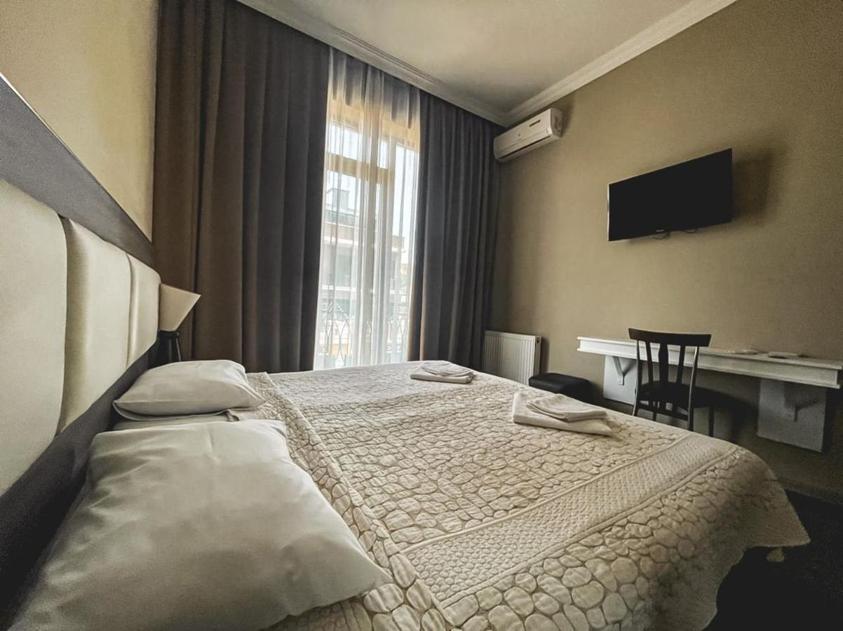 Discovery Hotel Кутаиси Экстерьер фото