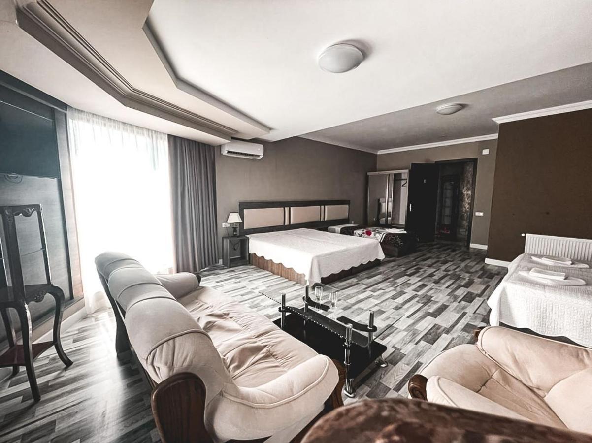 Discovery Hotel Кутаиси Экстерьер фото