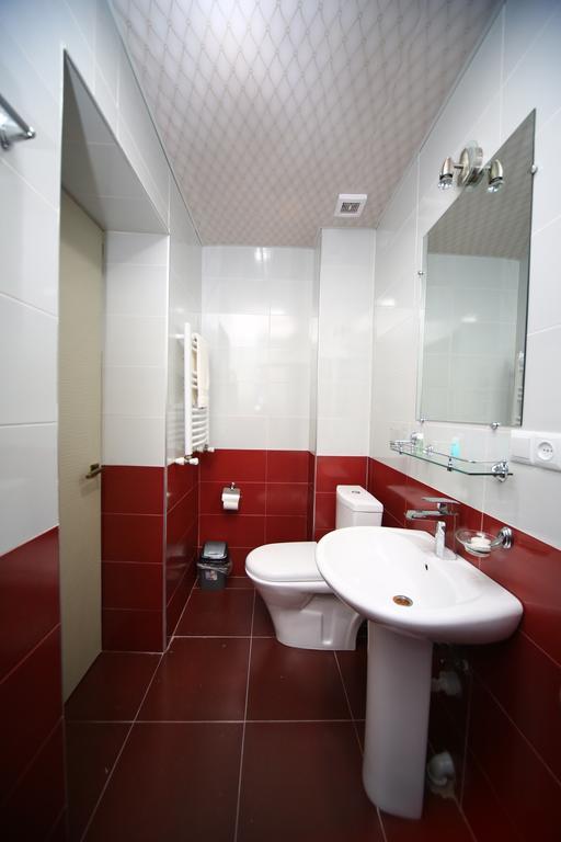 Discovery Hotel Кутаиси Номер фото
