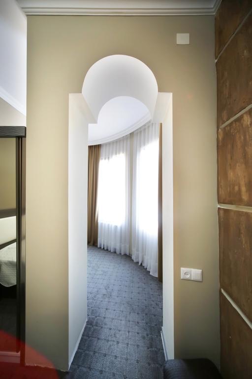 Discovery Hotel Кутаиси Номер фото