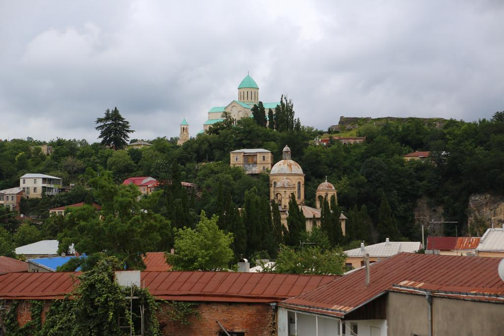 Discovery Hotel Кутаиси Экстерьер фото