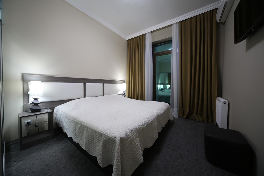 Discovery Hotel Кутаиси Номер фото