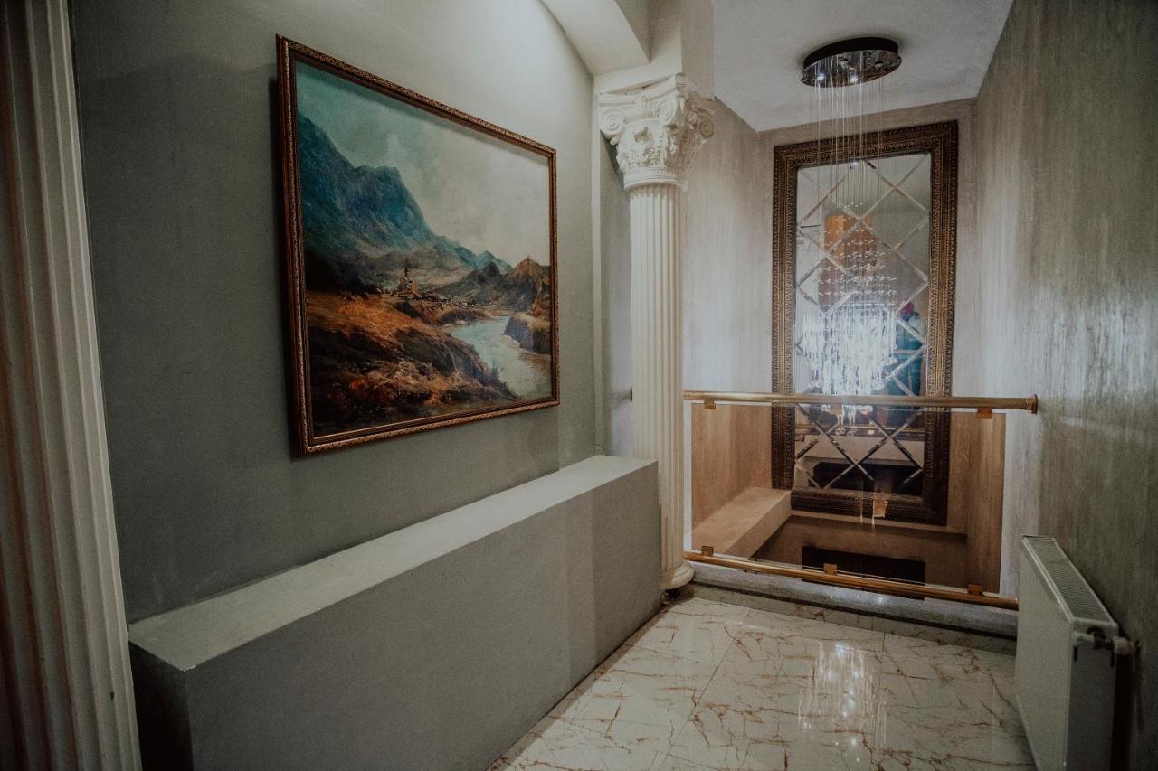 Discovery Hotel Кутаиси Экстерьер фото