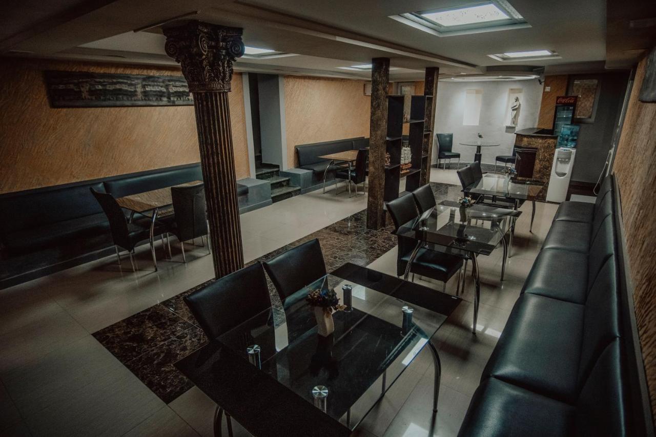 Discovery Hotel Кутаиси Экстерьер фото